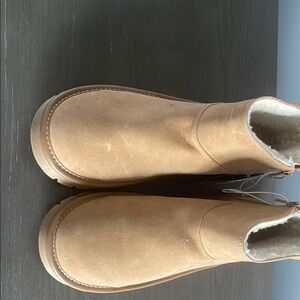 Brand new with tag Tan Shearling-Lined Boots